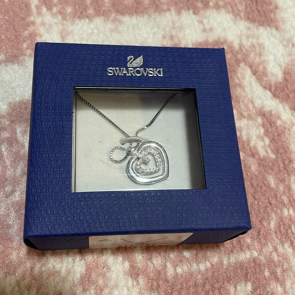 Swarovski heart pendant necklace